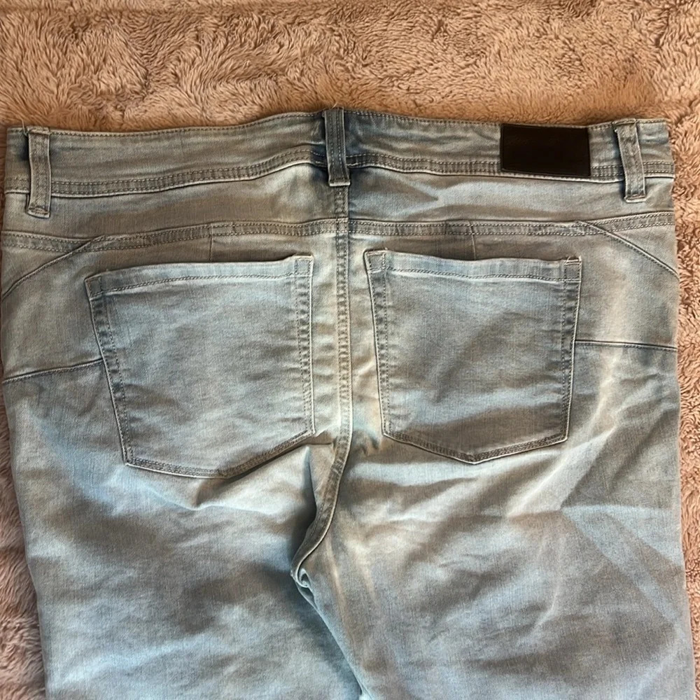 Frankie & Stella Jeanieologie capris light wash - Picture 10 of 11